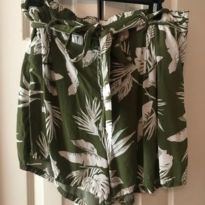 Old navy tie printed shorts
